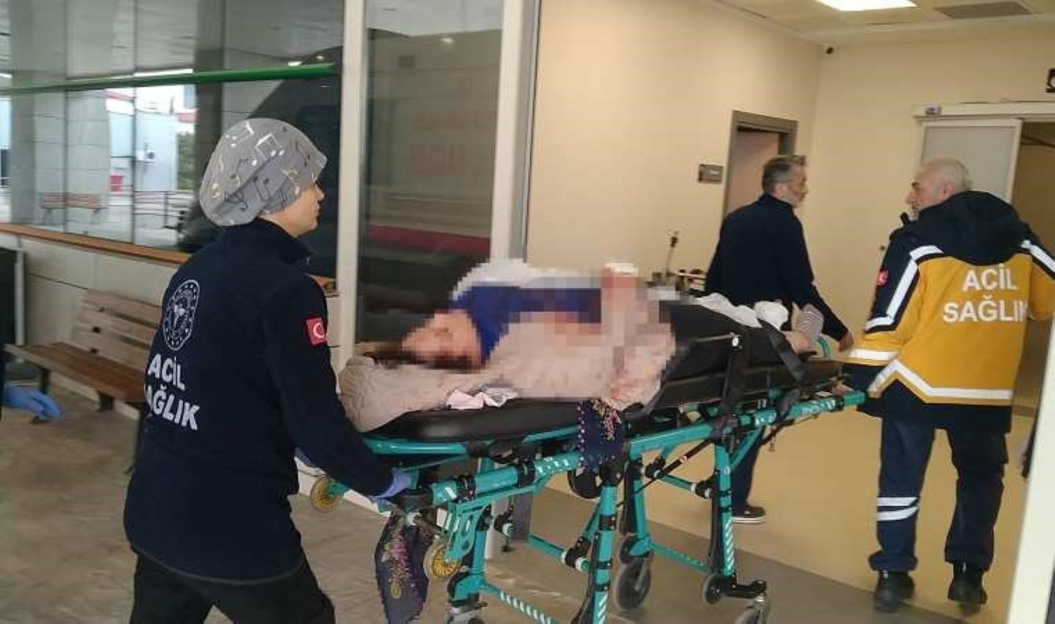 Erkek şiddeti… Eski eşi tarafından defalarca bıçaklandı!