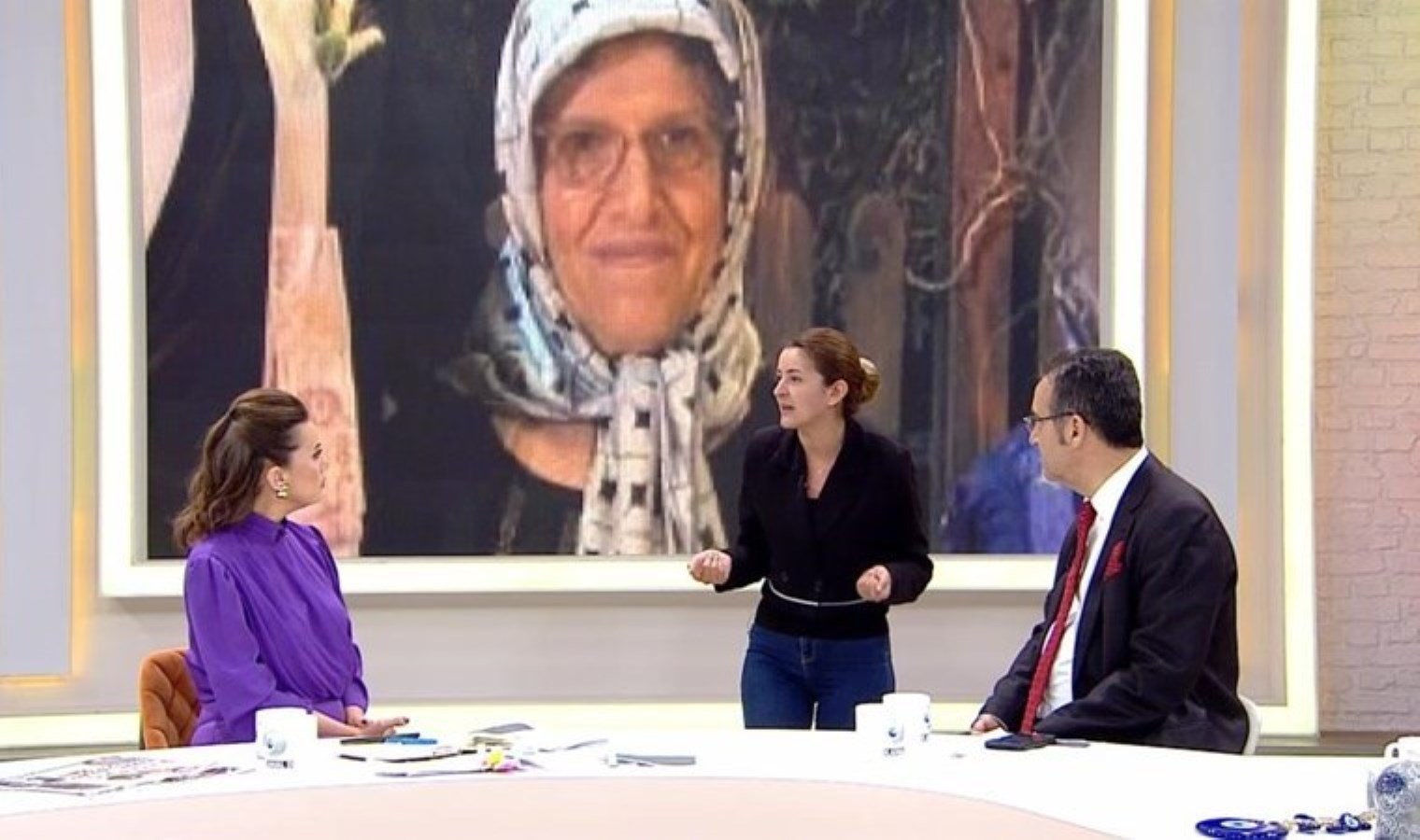 Evinde ölü bulunan kadının kızından korkunç iddialar!