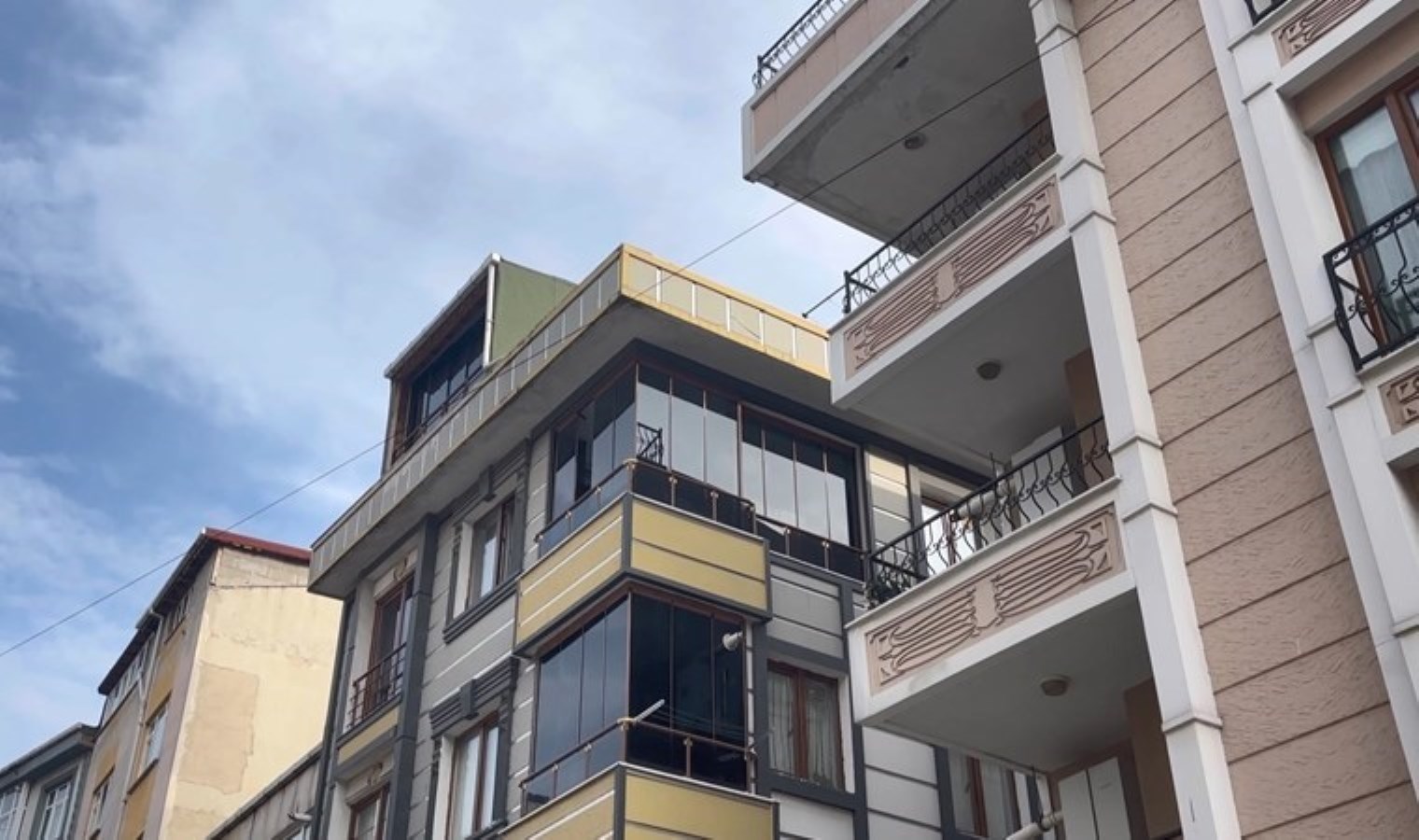 Eyüpsultan’da aile katliamı: Cenazeler Adli Tıp’tan alındı