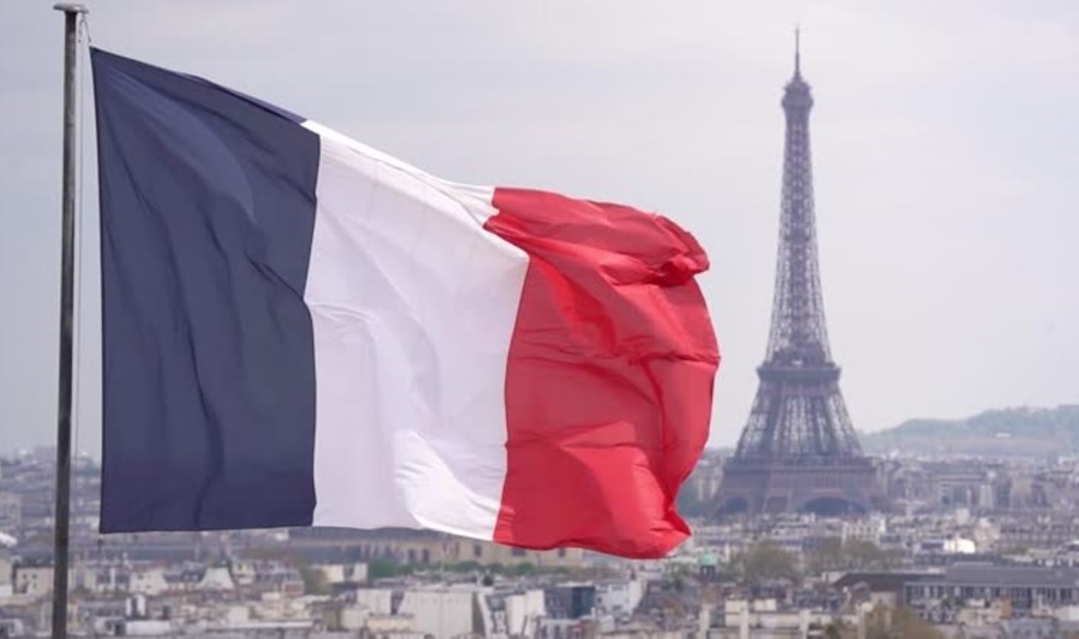 Fransa ekonomisi son çeyrekte geriledi: Siyasi kriz sürüyor!