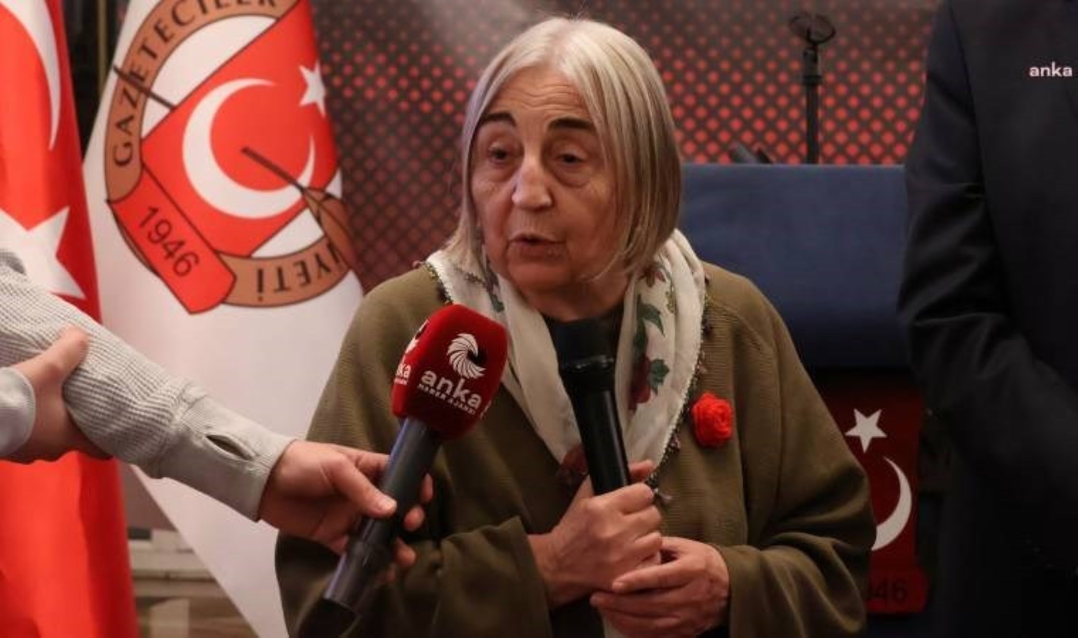 Gazetemiz yazarı Şükran Soner’e ‘Meslek Onur Ödülü’