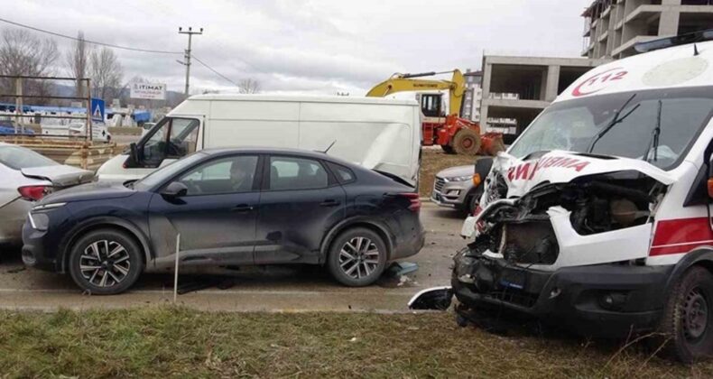 ‘Gizli buzlanma’ kaza getirdi! Kastamonu’da 7 araç birbirine girdi: 1 yaralı