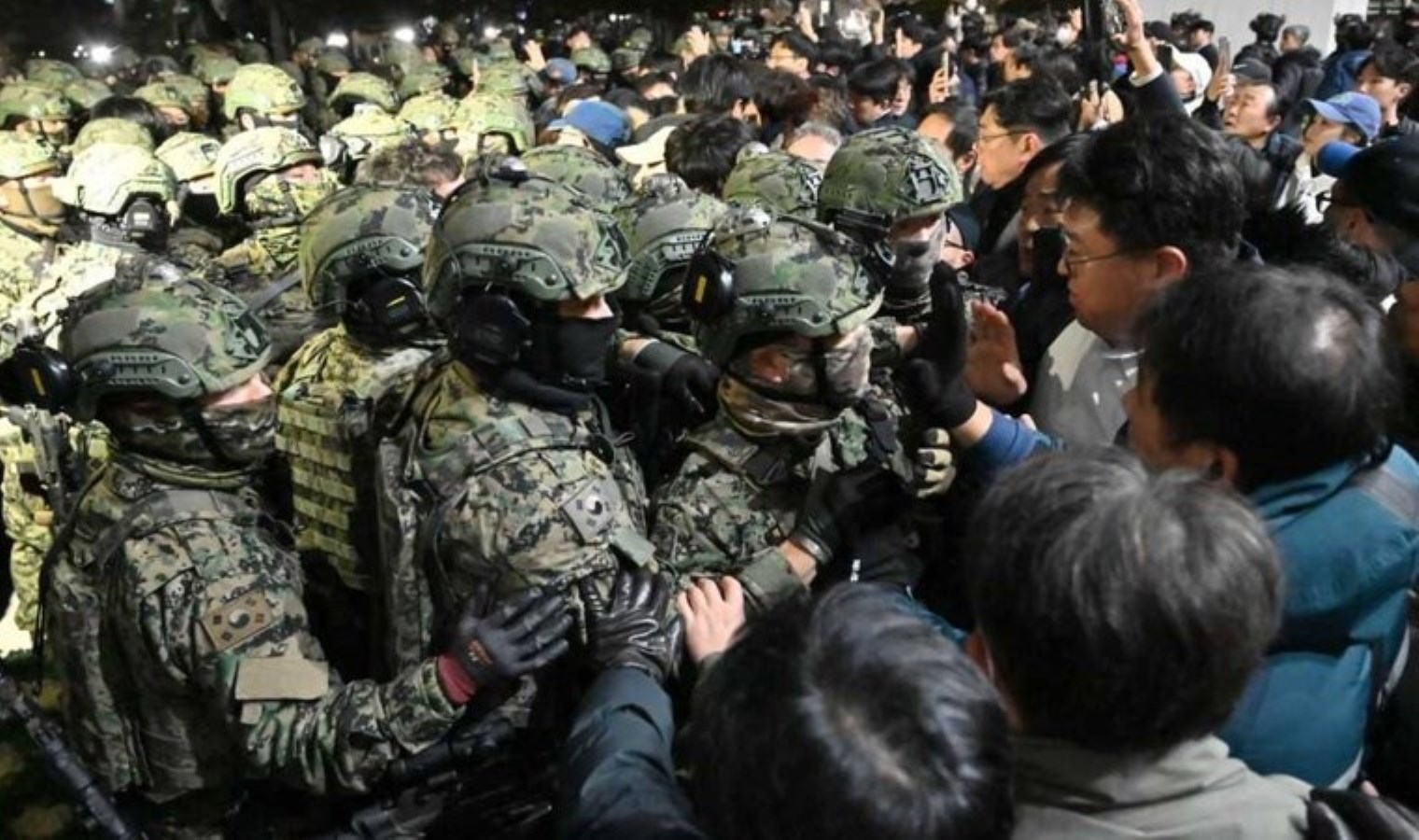 Güney Kore’de ‘sıkıyönetim’ krizi: Ordu komutanları sorgulandı