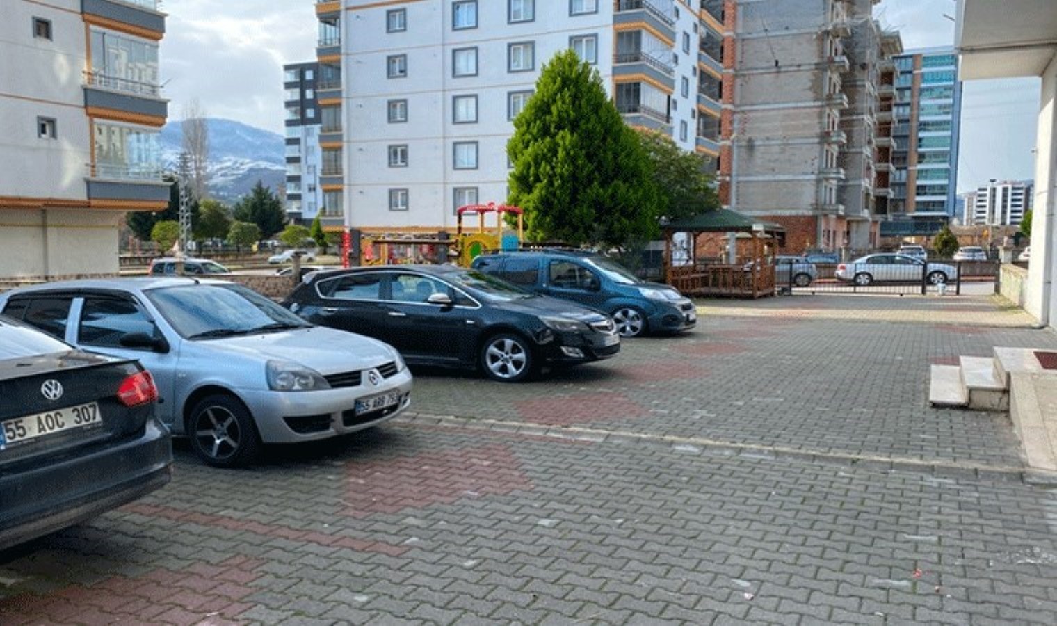 Husumetliler arasında çatışma: Otoparkta 20 boş kovan bulundu