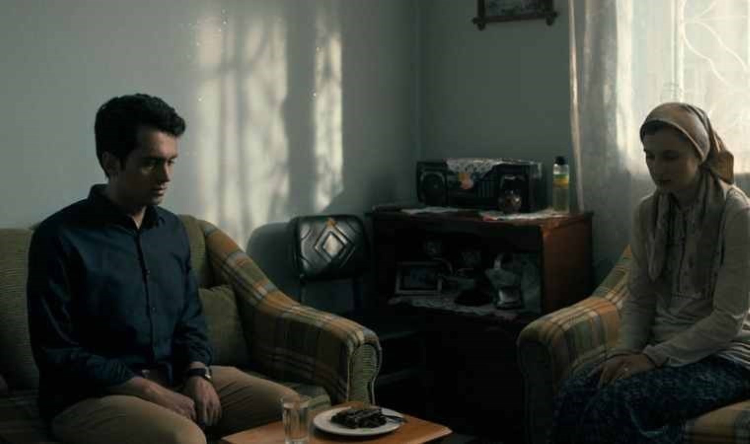 İki Şafak Arasında filminin konusu ne? İki Şafak Arasında filminin oyuncuları kim?