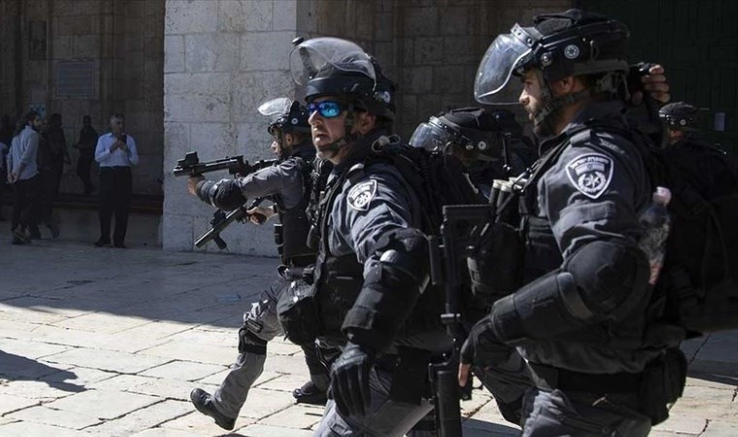 İsrail basını: Polis, Yahudi yerleşimcilerin saldırılarında suç ortağı