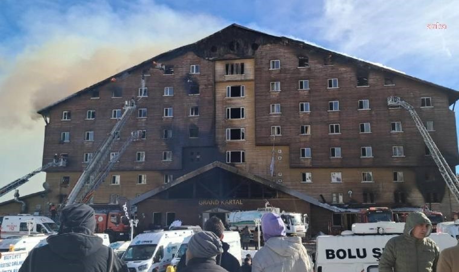 İstanbul Valiliği, yangın faciasında hayatını kaybedenlerin cenaze programını açıkladı!