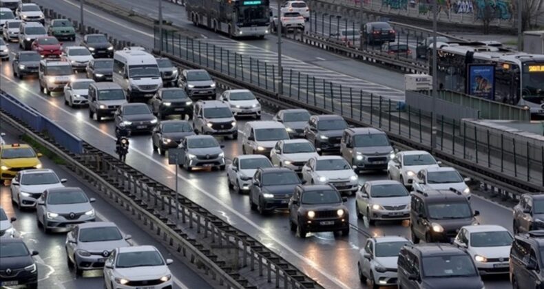 İstanbul’da sabah saatlerinde trafik yoğunluğu! Yüzde 62’ye ulaştı