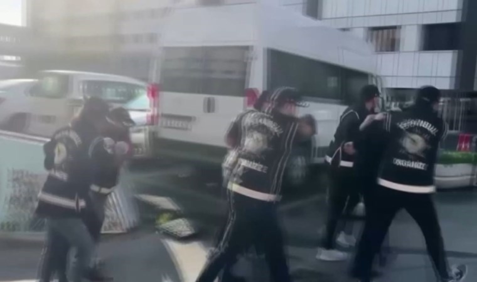 İstanbul’da suç örgütlerine operasyon: 51 gözaltı