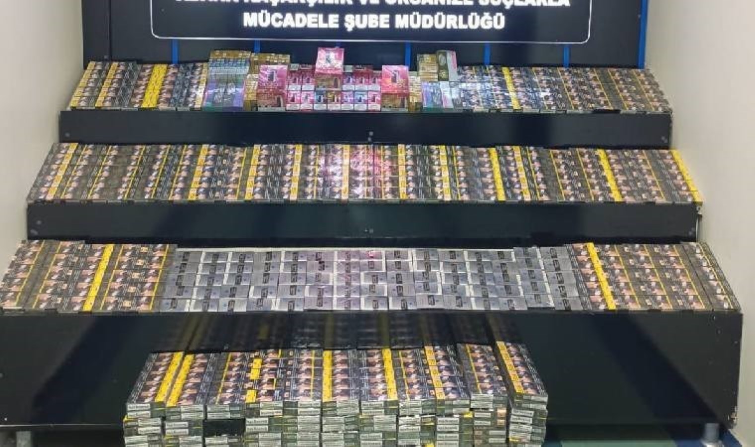 Kaçak sigara bulunmuştu… İş yeri sahibi gözaltına alındı!