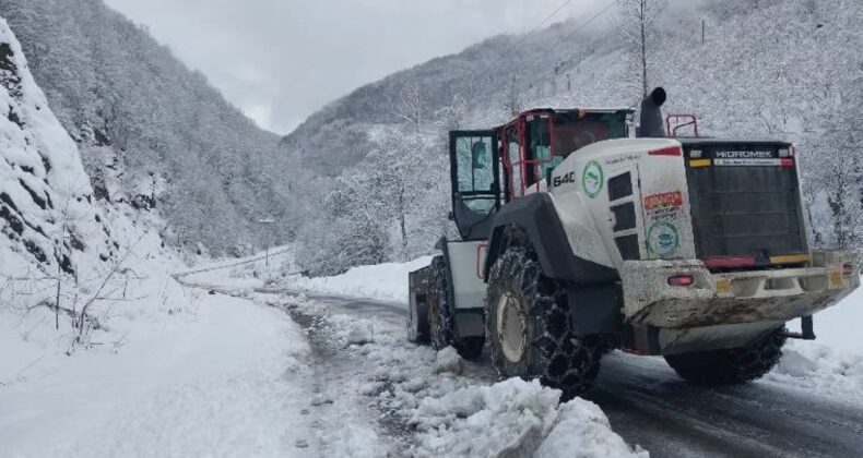 Karadeniz’de 527 yerleşim yerine ulaşılamıyor!