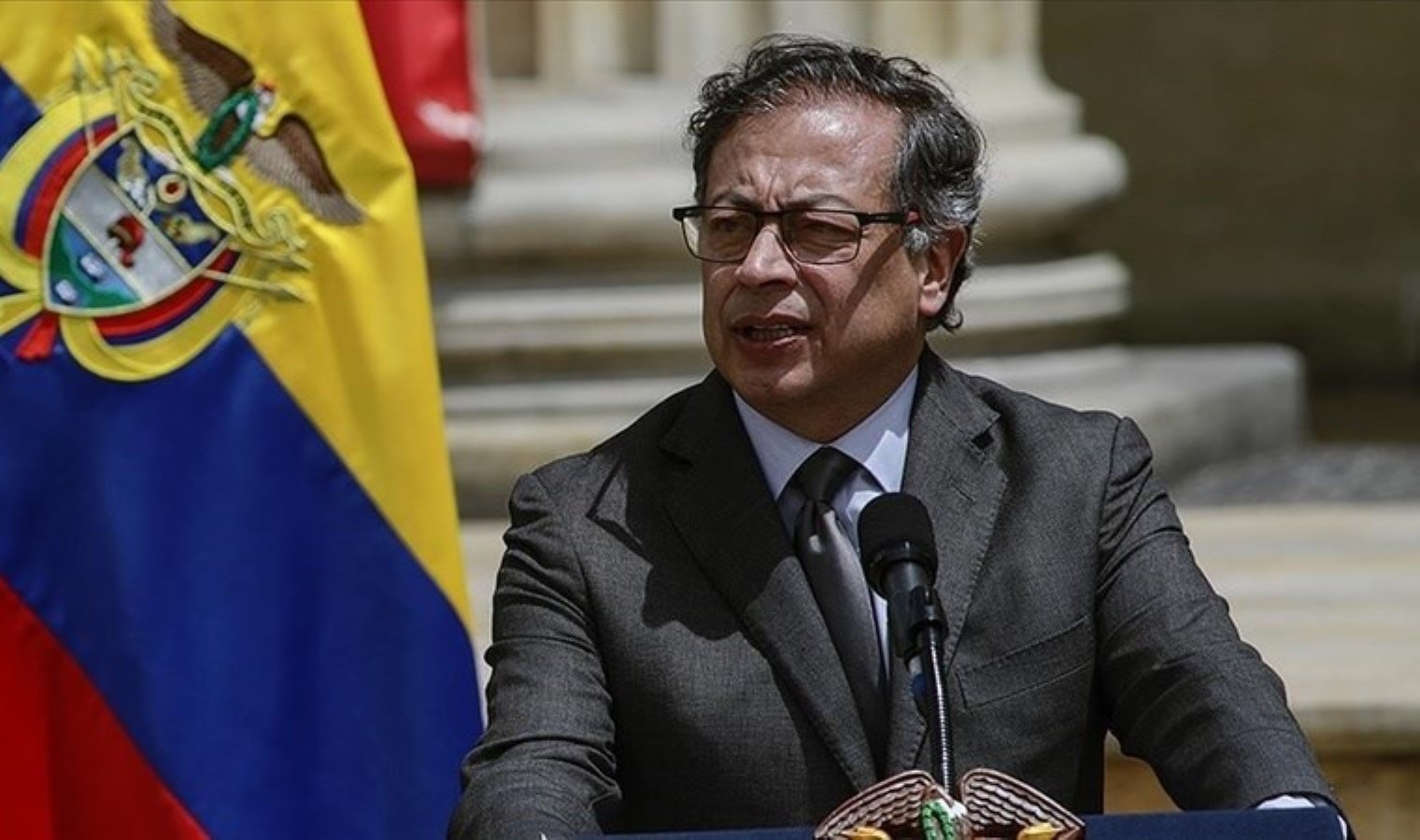 Kolombiya’da siyasi kriz: Tüm bakanların istifasını talep etti