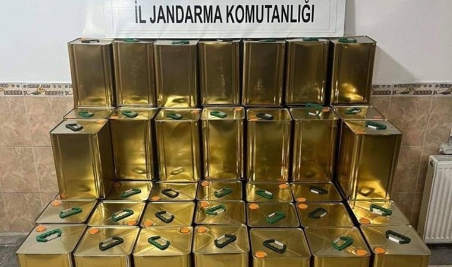 Konya’da bin 800 litre sahte zeytinyağı ele geçirildi