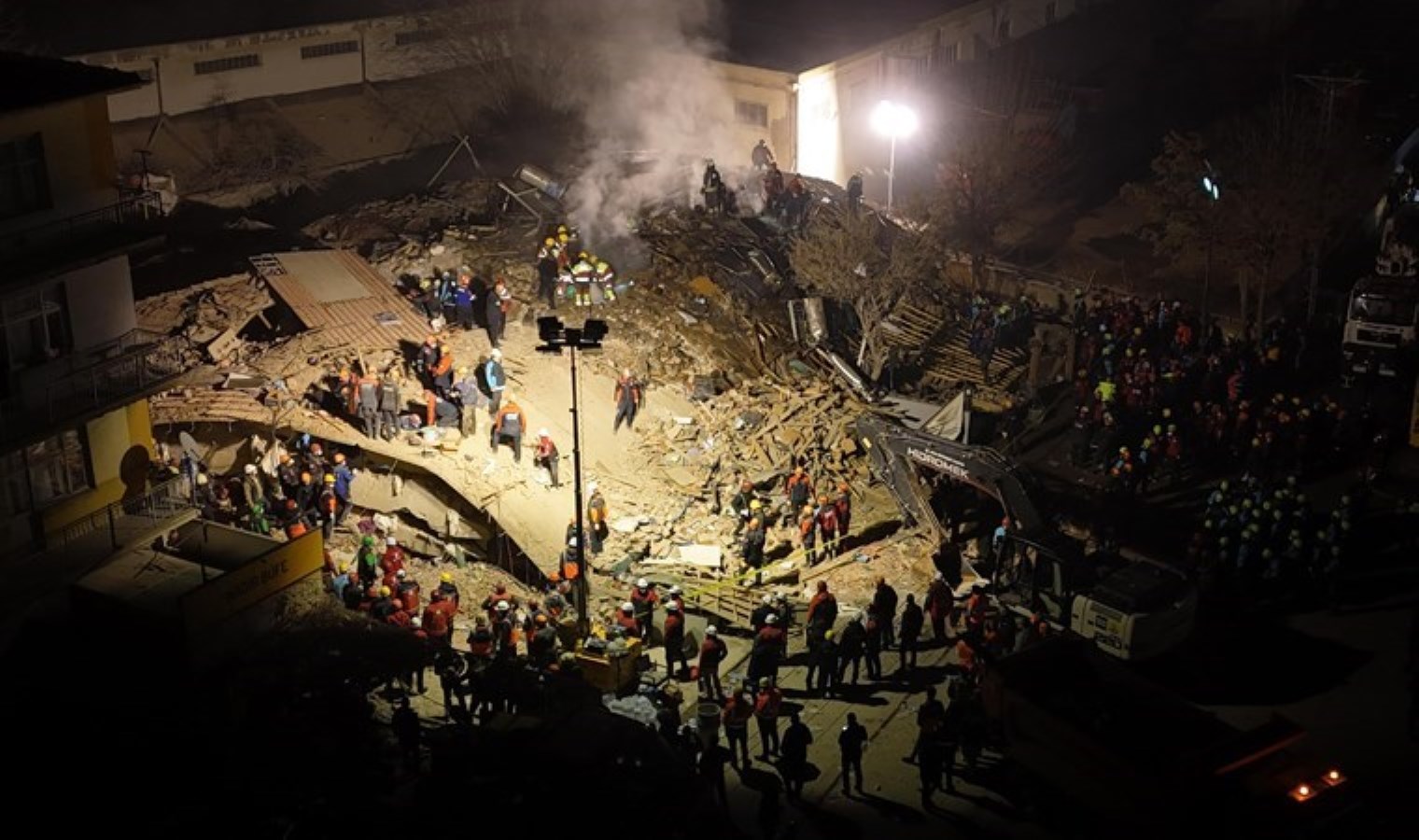 Konya’da çöken 4 katlı binada acı ayrıntı ortaya çıktı: Ölen çift, yeni evlenmiş…