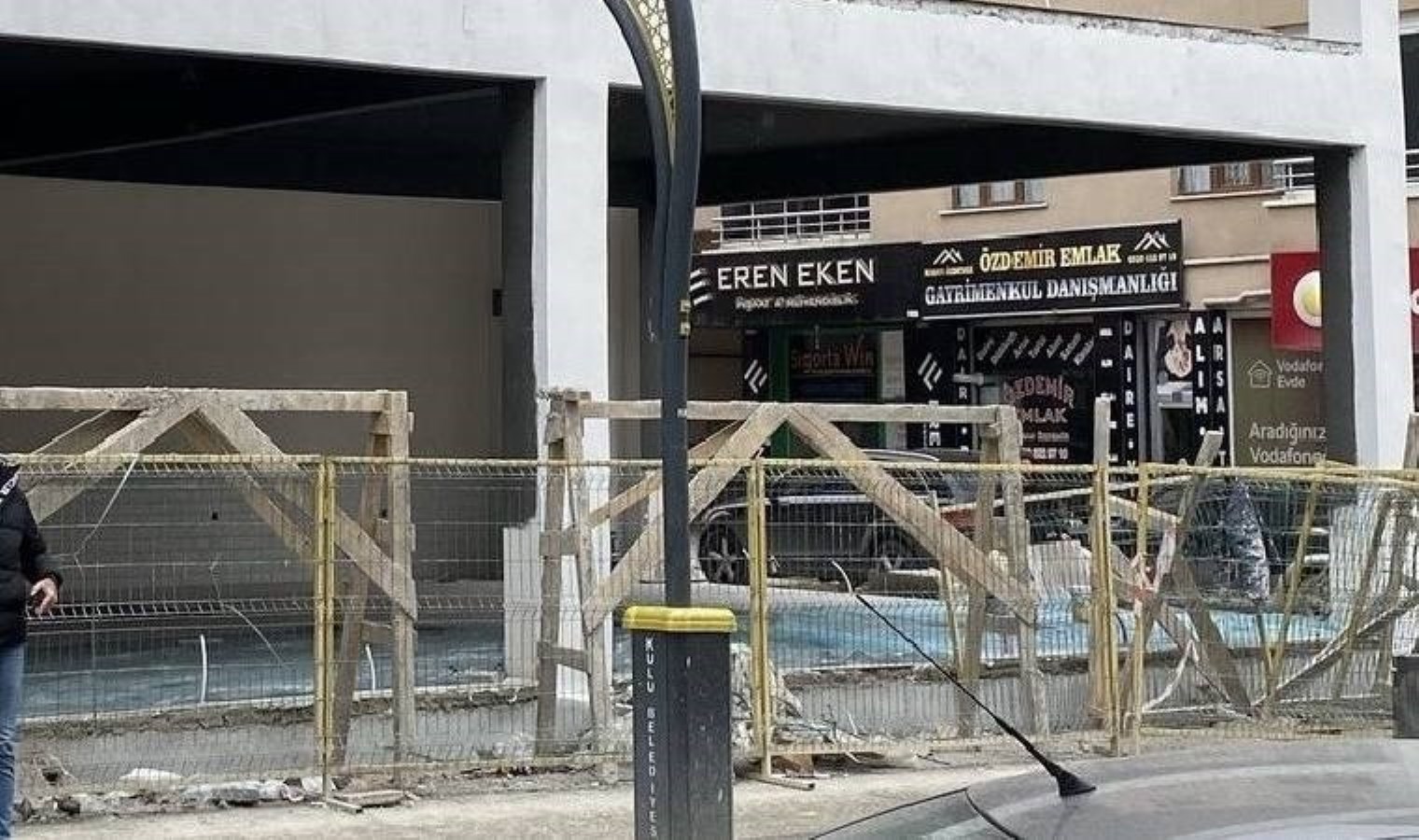 Konya’da iş kazası… Boya yaparken merdiven boşluğuna düştü!