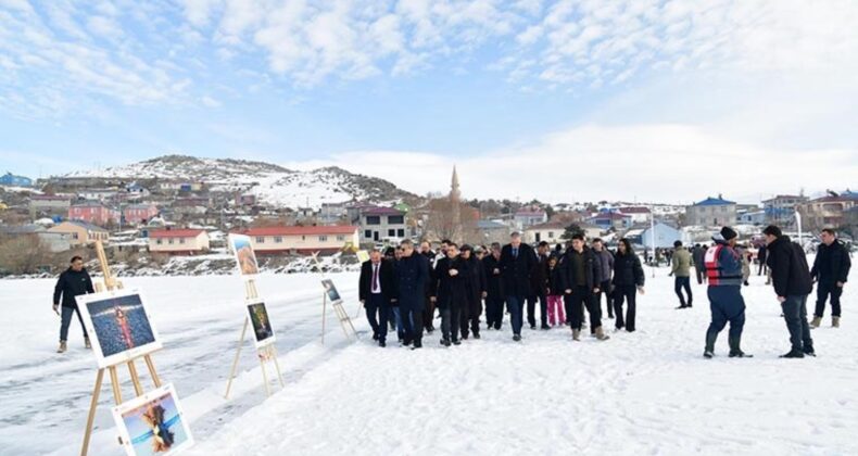 Kültür ve sanat Çıldır Gölü’nde buluştu: Göz alıcı fotoğraflar sergilendi