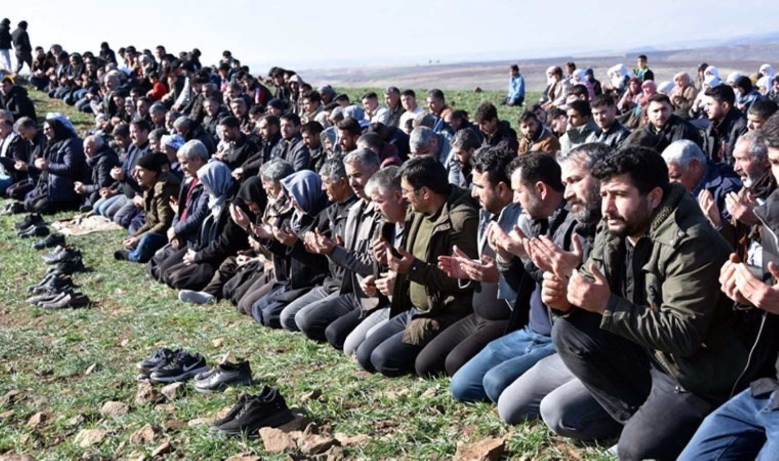 Kuraklığa karşı ‘yağmur duası’na çıkıp kurban kestiler