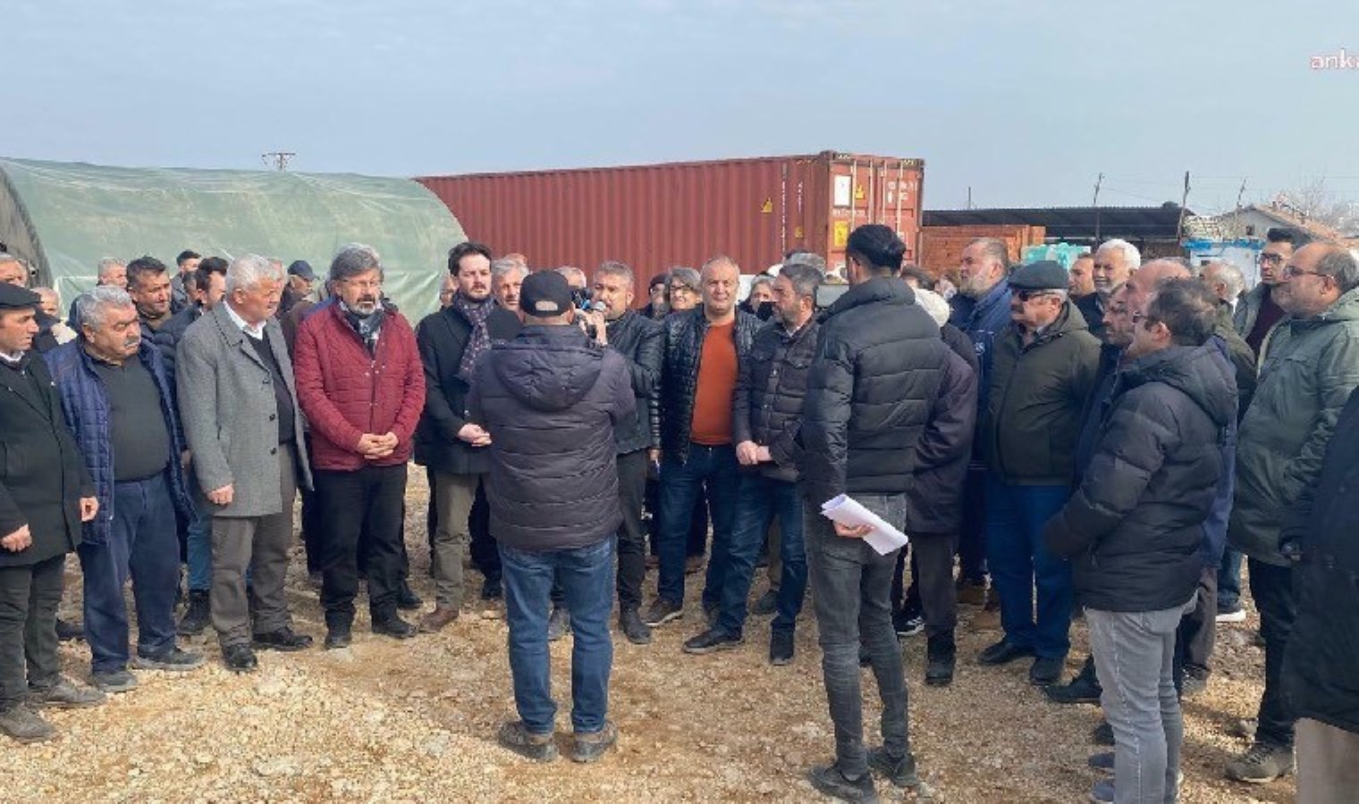 Malatya’nın İkizce Mahallesi halkı ayakta: “Meralar, hazineler yetmedi, şimdi de tapularımızı alıyorlar”