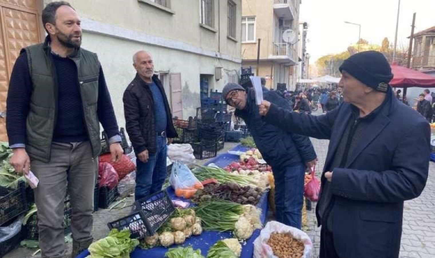 Manisa’da kaybolan engelli kardeşini her yerde arıyor