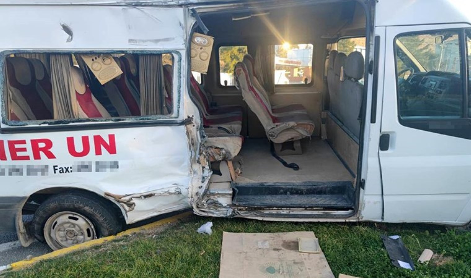 Mardin’de TIR, fabrika işçilerini taşıyan servis ile çarpıştı: 11 yaralı