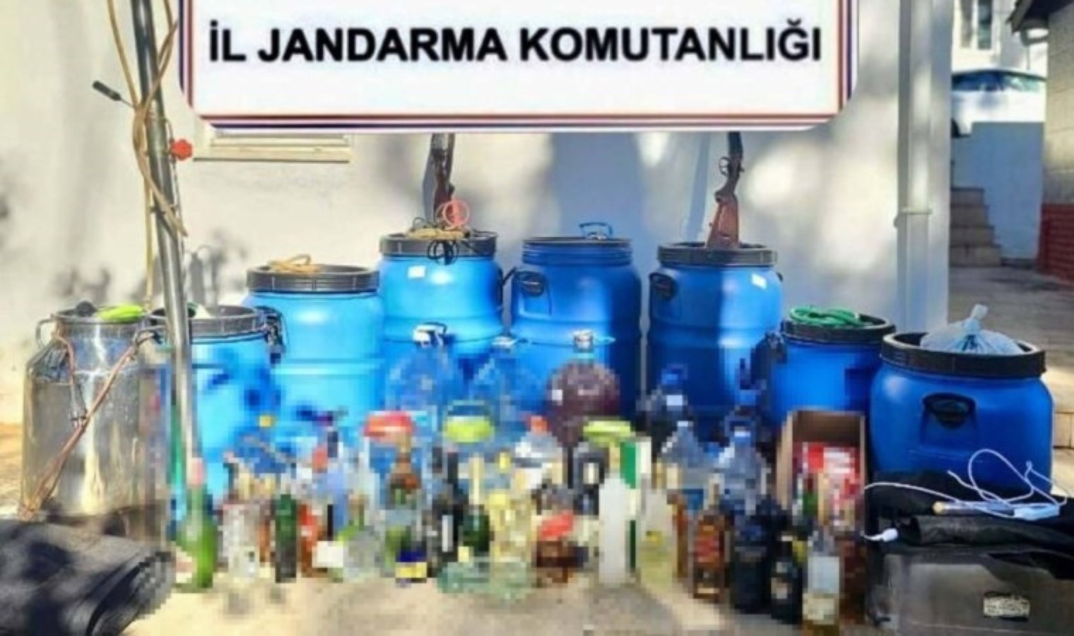 Marmaris’te operasyon… 530 litre sahte içki ele geçirildi!