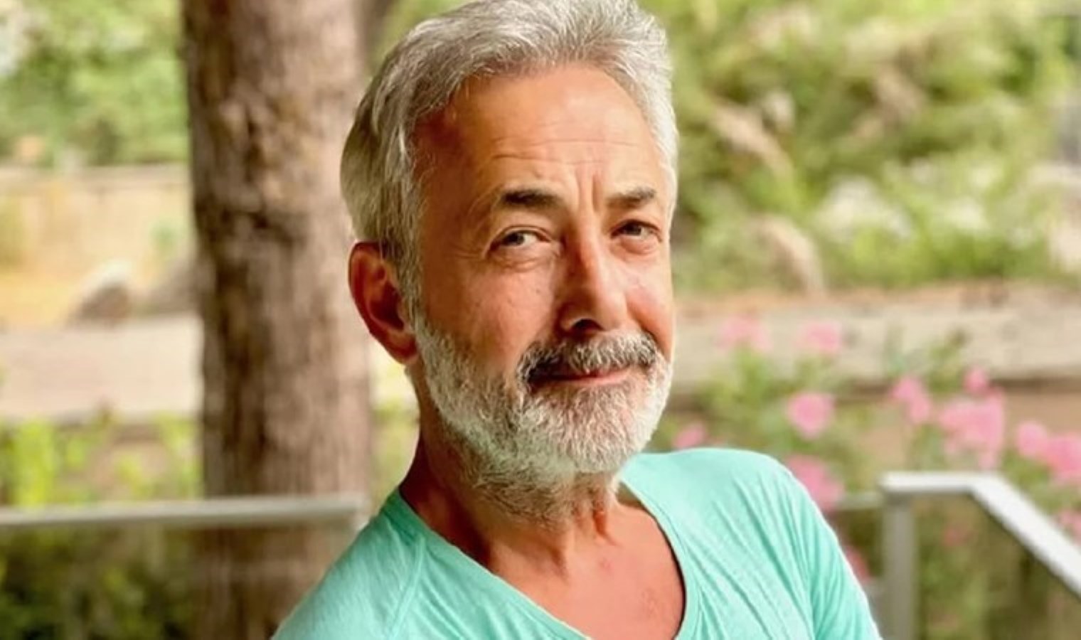 Mehmet Aslantuğ’dan ‘şiir’ paylaşımı: Yeni aşkını duyurdu!