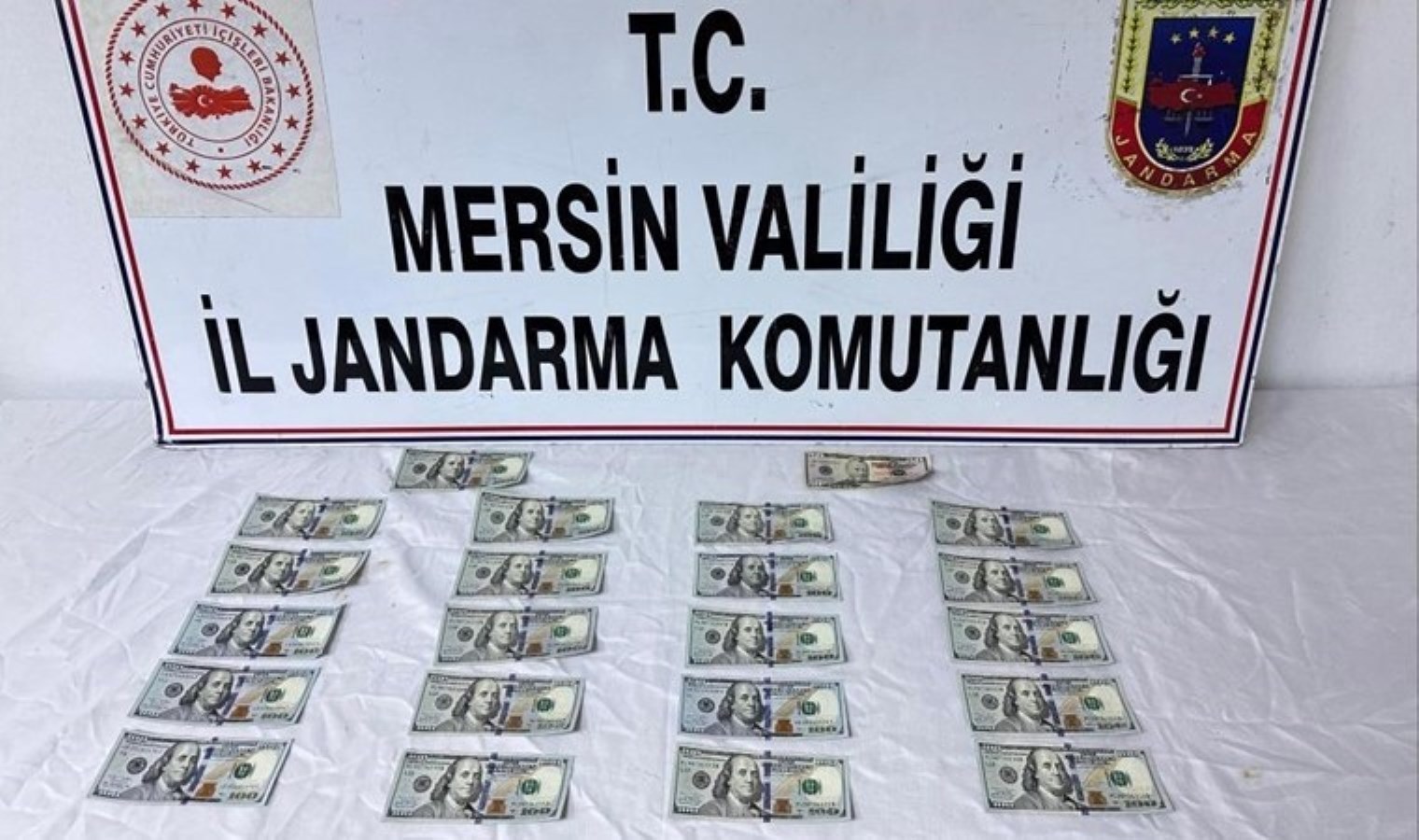 Mersin’de sahte para operasyonu: 2 bin 150 dolar ele geçirildi