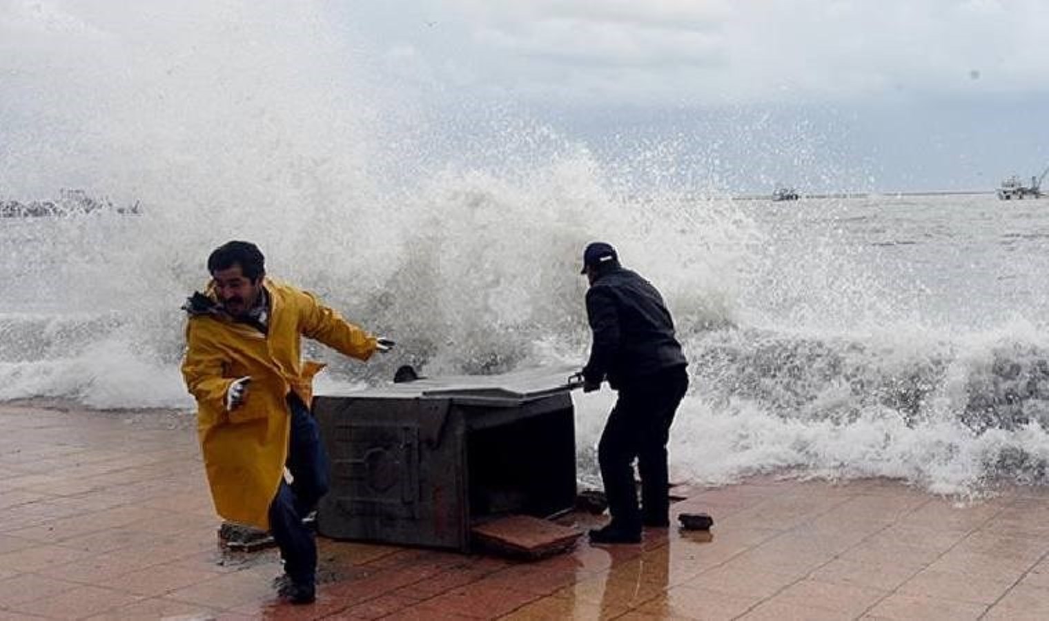Meteoroloji tarih verdi: Orta Karadeniz’de fırtına etkili olacak!