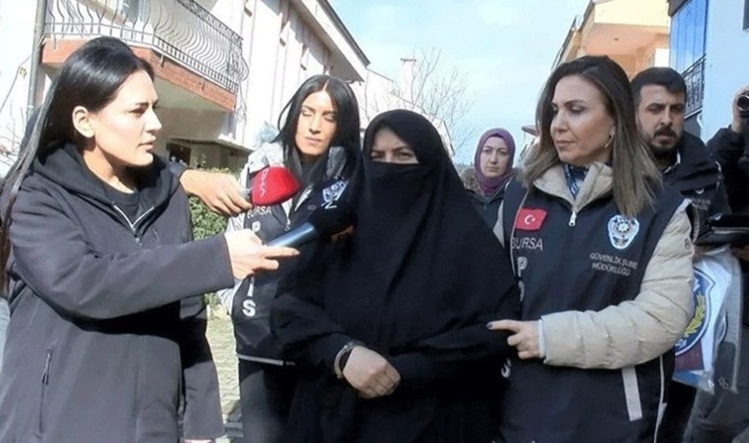 Müge Anlı’yı ölüm büyüsüyle tehdit etmişti… ‘Üfürükçü’nün evinden çıkanlar şoke etti!