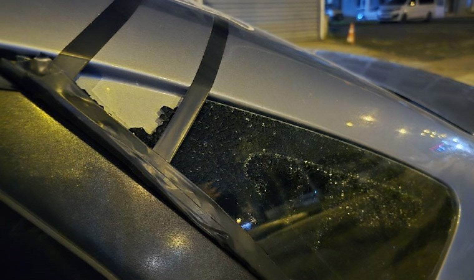 Muğla’da kırmızı ışıkta bekleyen araçlara saldırı iddiası: Sürücüler yetkililere çağrı yaptı