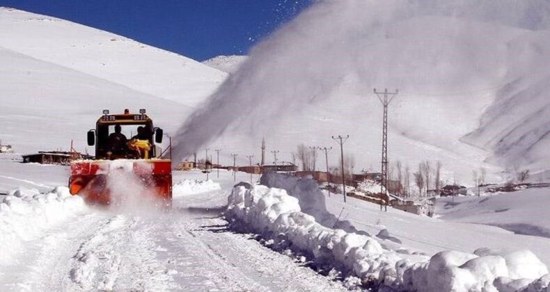 Muş’ta kar yağışı nedeniyle 15 köye ulaşım sağlanamıyor!