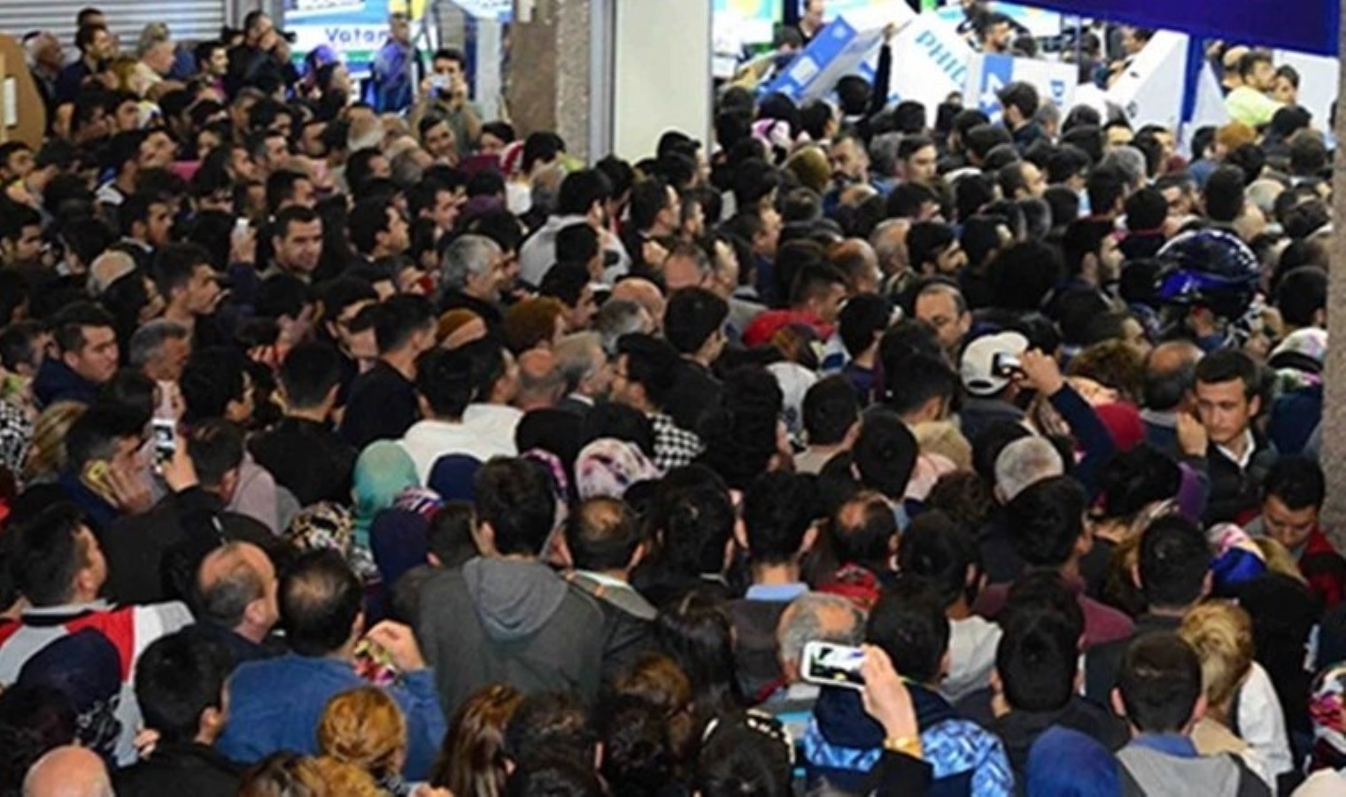 O pazarda binlerce ürün bedava: Uygun fiyatlarla dünyaca ünlü markaların ürünleri satılıyor…