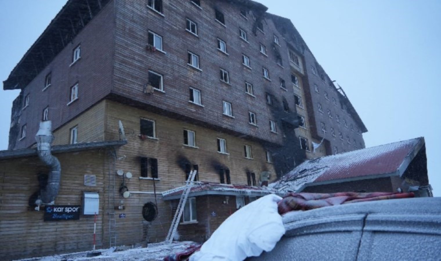 Onlarca insana mezar olmuştu… Grand Kartal Oteli mühürlendi