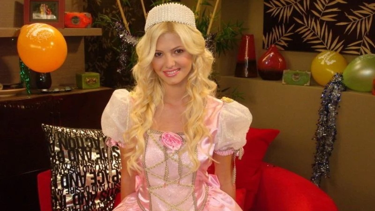 Prenses Perfinya’nın son halini gören dilini ısırdı! Litvanyalı güzellikten cesur pozlar…