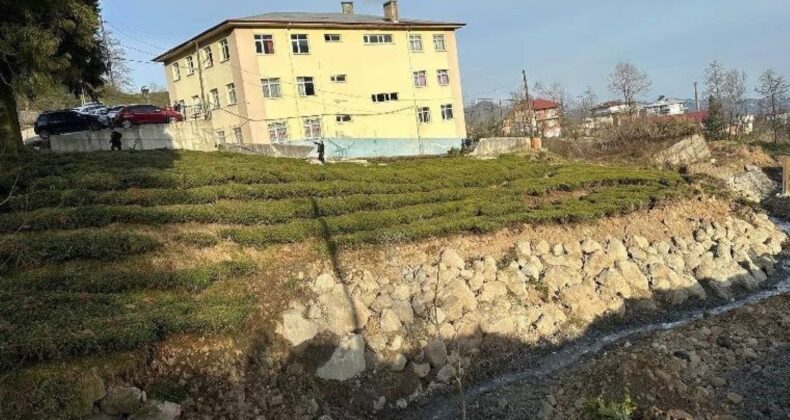 Rize’de okulda çökme tehlikesi… Eğitime ara verildi!