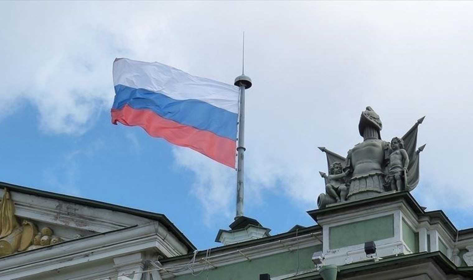 Rus diplomatın akreditasyonu iptal edildi