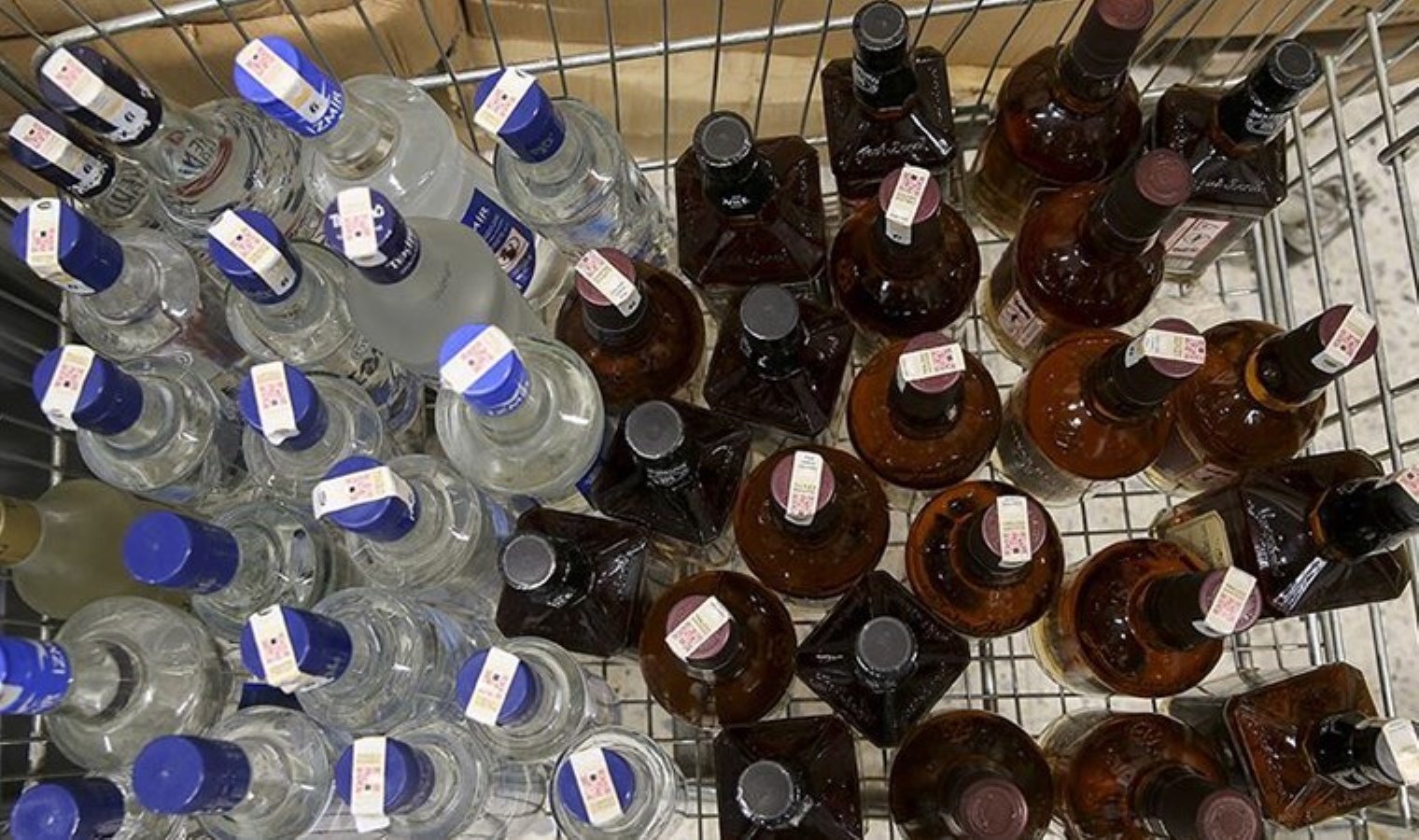 ‘Sahte içki’ kabusu sürüyor: Adana’da 383 litre ele geçirildi