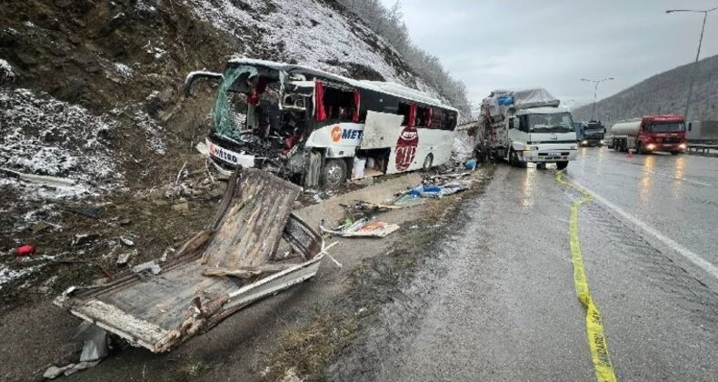 Samsun’da yolcu otobüsü kamyona çarptı: Ölü ve yaralılar var!