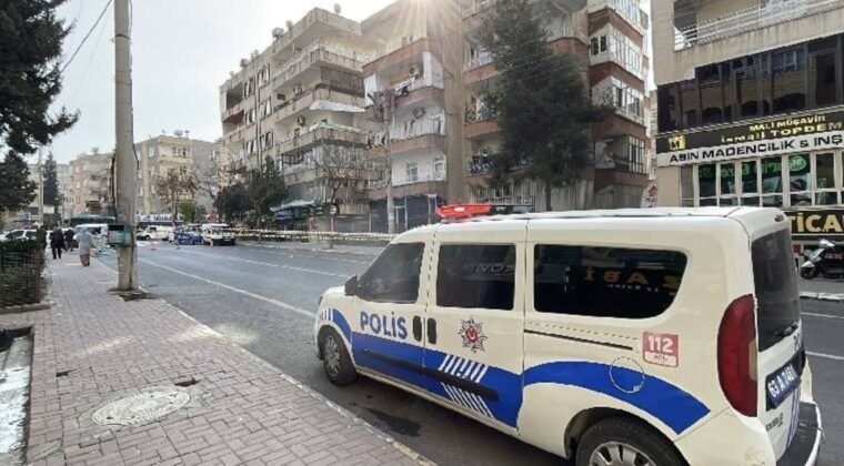 Şanlıurfa’da panik anları… Kolonlarından sesler gelen 5 katlı bina boşaltıldı!