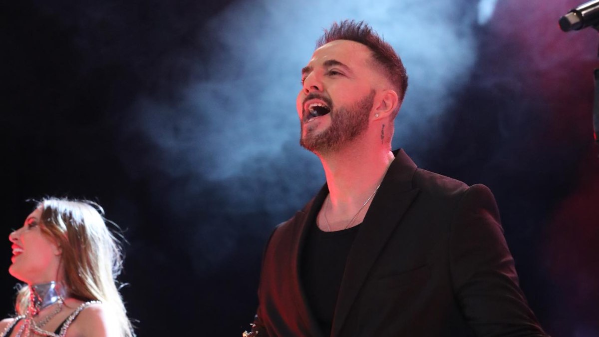 Şarkıcı Gökhan Özen Los Angeles’daki evinin terasından bildirdi: “Yangın yok”