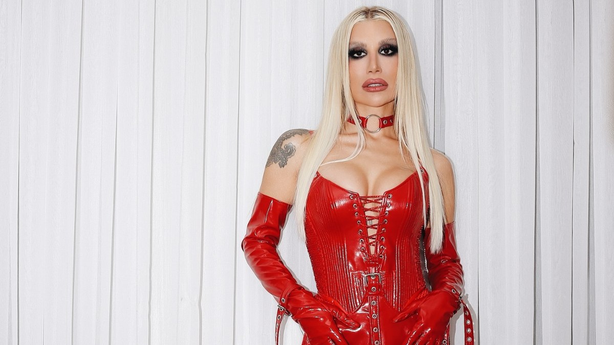 Şarkıcı İrem Derici’den itirafıyla şaşkına uğrattı: “Türkiye’nin en çirkin kadınıydım”