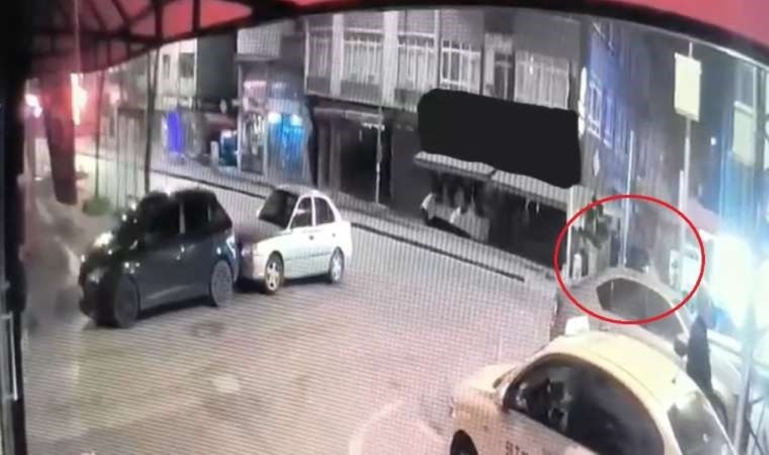 Sigortadan para almak için kendi marketini soymuş