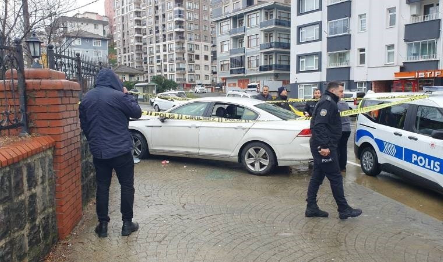 Silahla yaralandı… Hastane yolunda kaza yaptı!