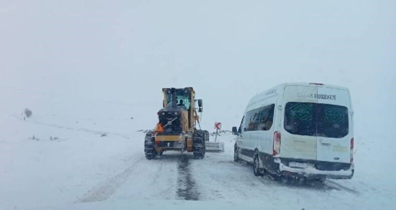 Sivas’ta 374 yerleşim yeri ulaşıma kapandı, eğitime ara verildi!