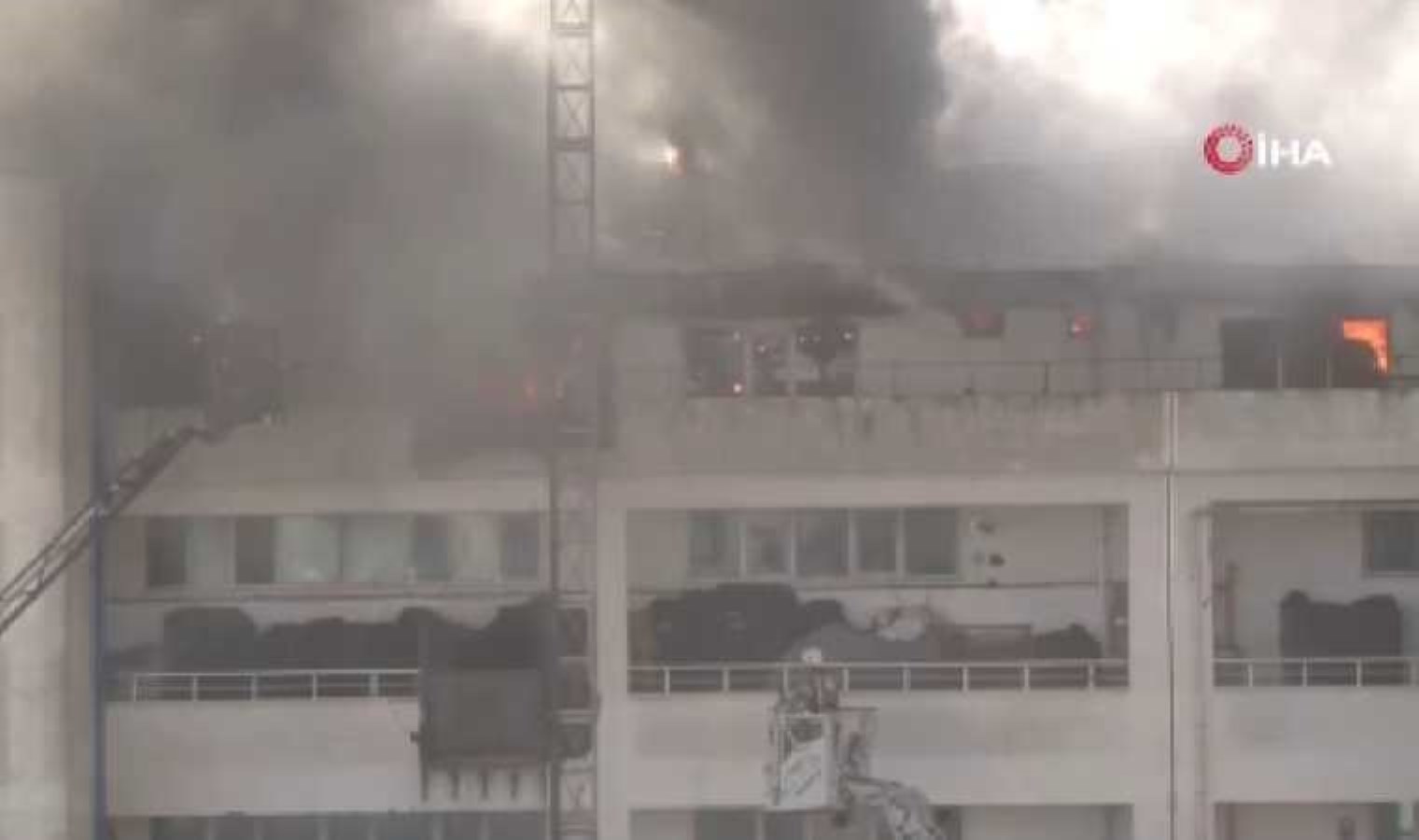 Son Dakika… Sultanbeyli’de tekstil atölyesinde yangın
