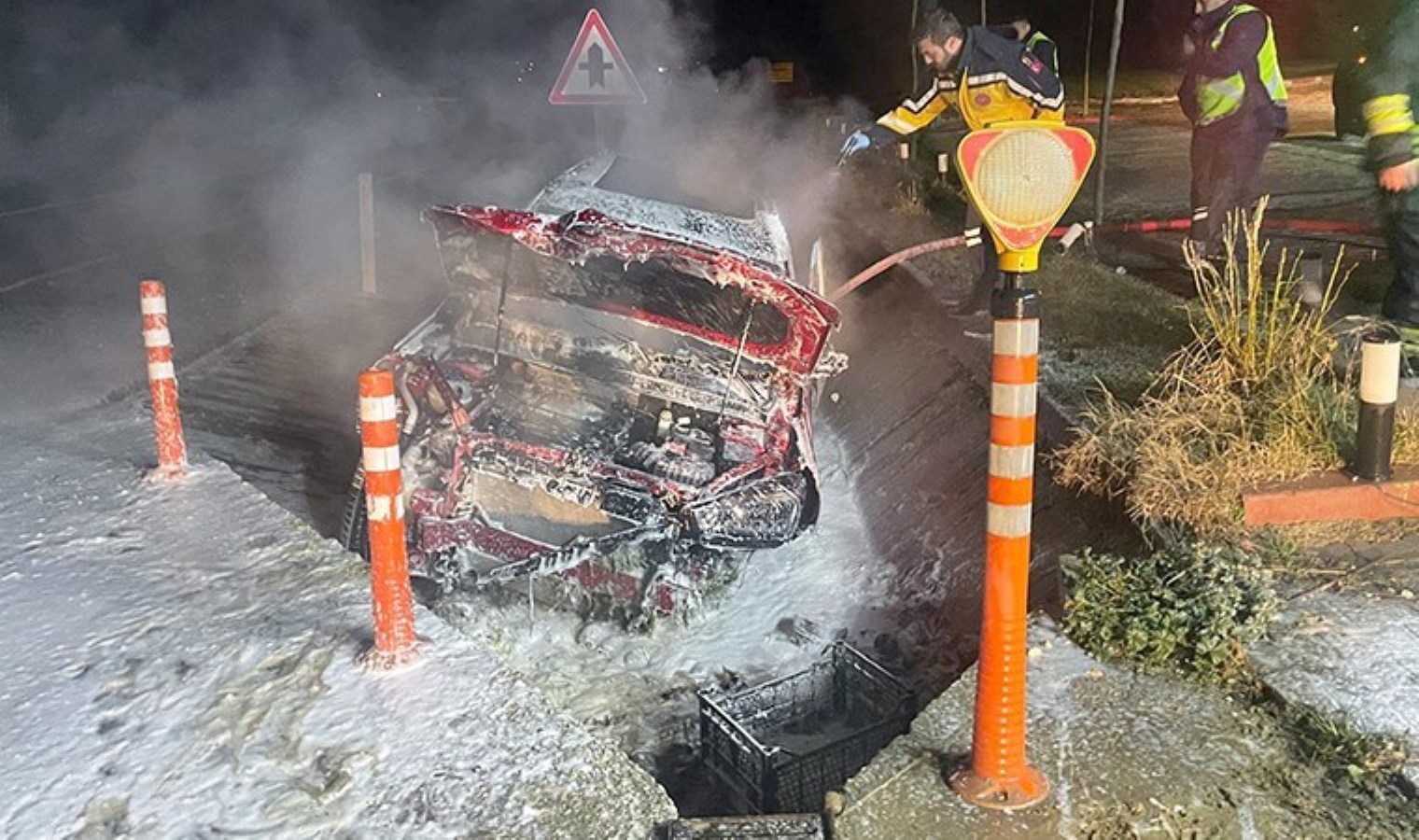 Tekirdağ’da korkunç kaza: Otomobil sürücüsü yanarak can verdi!