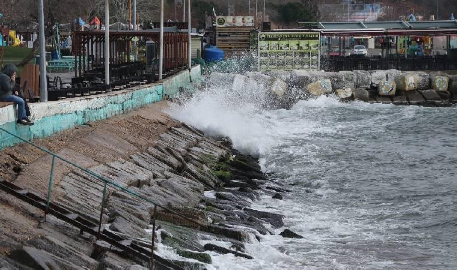 Tekirdağ’da poyraz esareti… Tankerler demirledi, balıkçılar denize açılamadı!
