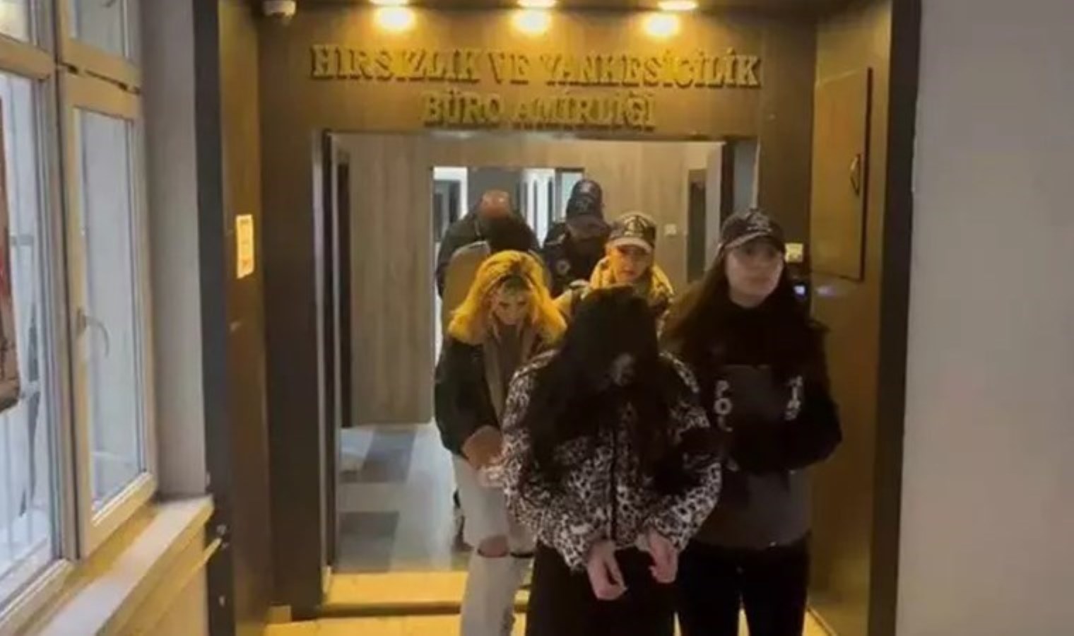 ‘Telefondan müzik dinleme’ bahanesiyle dolandırıcılık… Ankara’da operasyon: 10 tutuklama