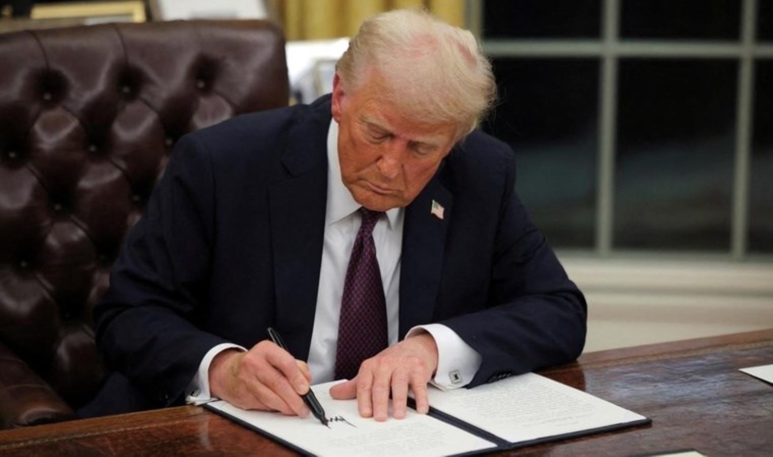 Trump imzaladı: Cinsiyet değiştirmeye yönelik destek kesildi