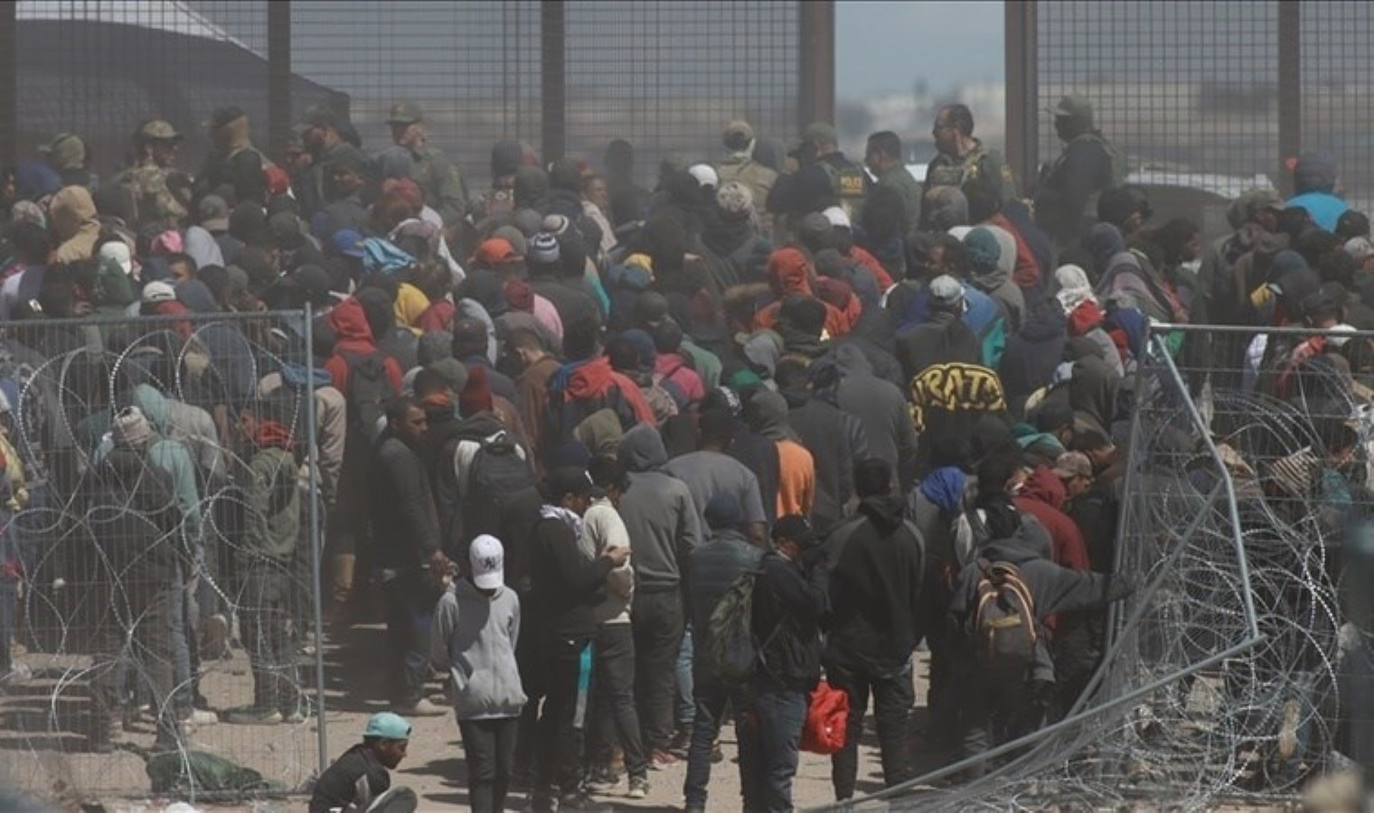 Trump’tan düzensiz göçmen adımı: ‘Sınır dışı operasyon’ başladı